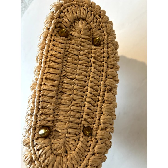 Vintage Excellent Condition Beige Woven Raffia Bag Wood Handle, Gold Clasp - Picture 3 of 7